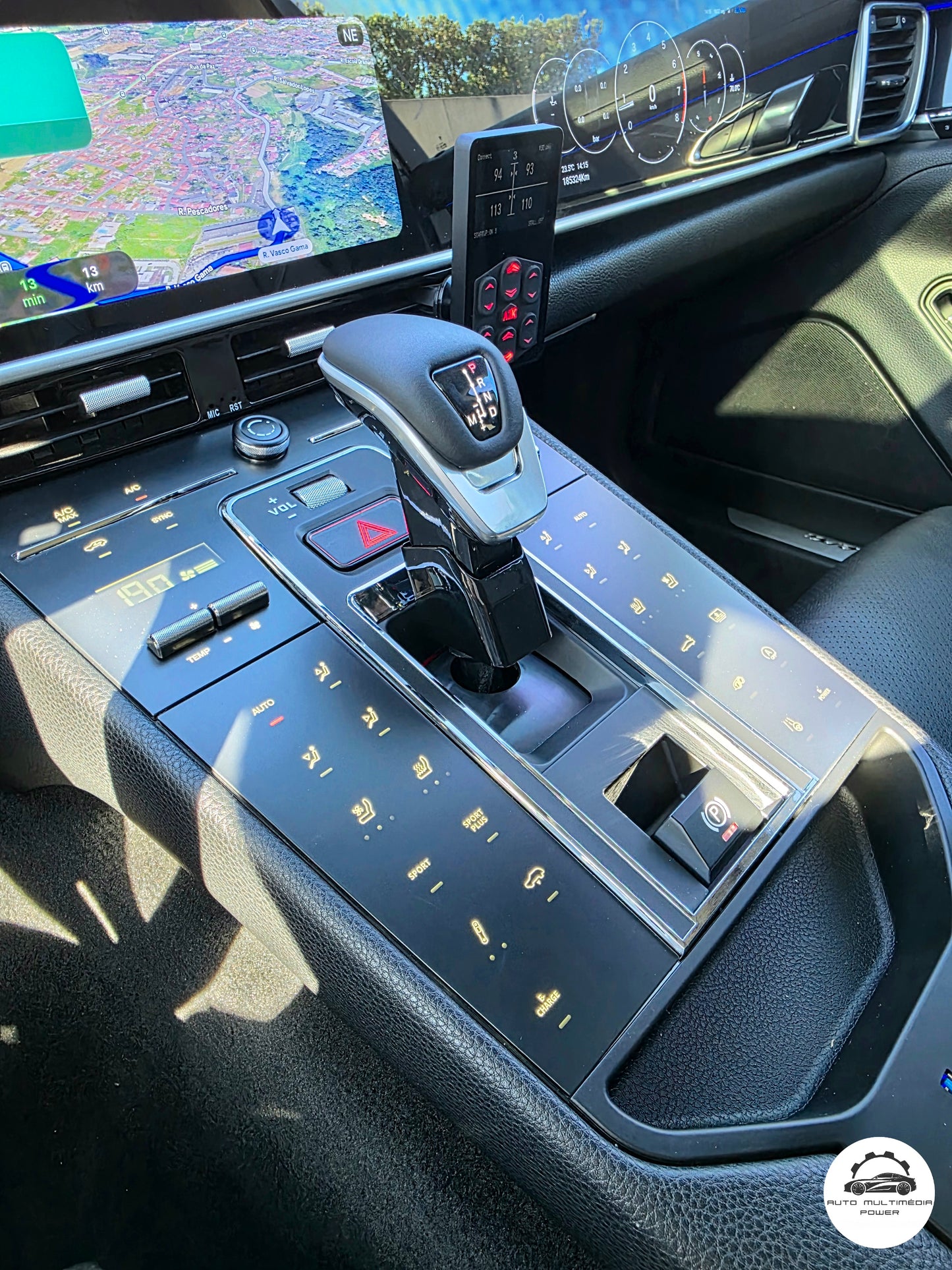 PORSCHE - PANAMERA 970 - Instalação Consola Central Digital & Tátil