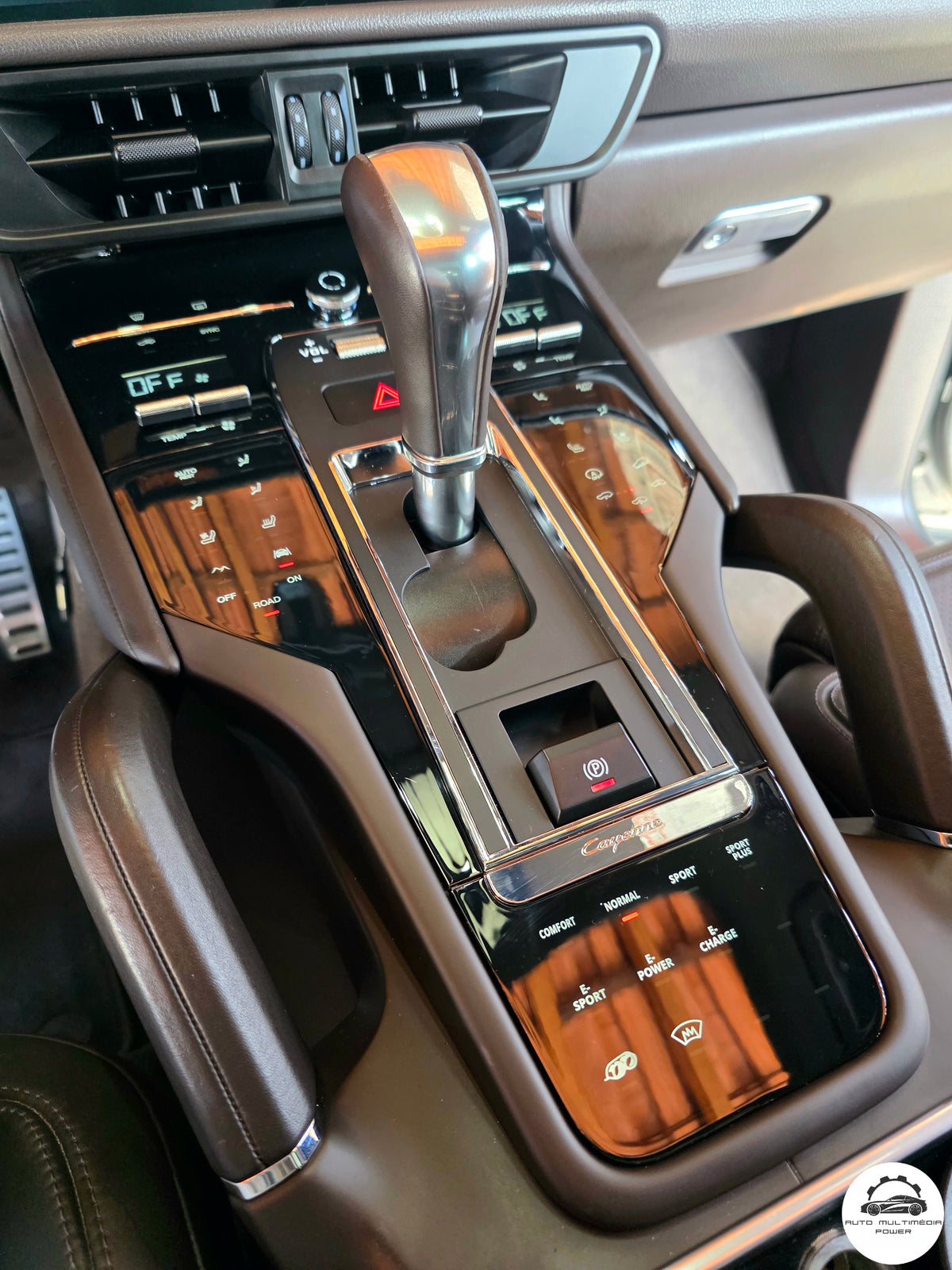 PORSCHE - CAYENNE - Instalação Consola Central Digital & Tátil