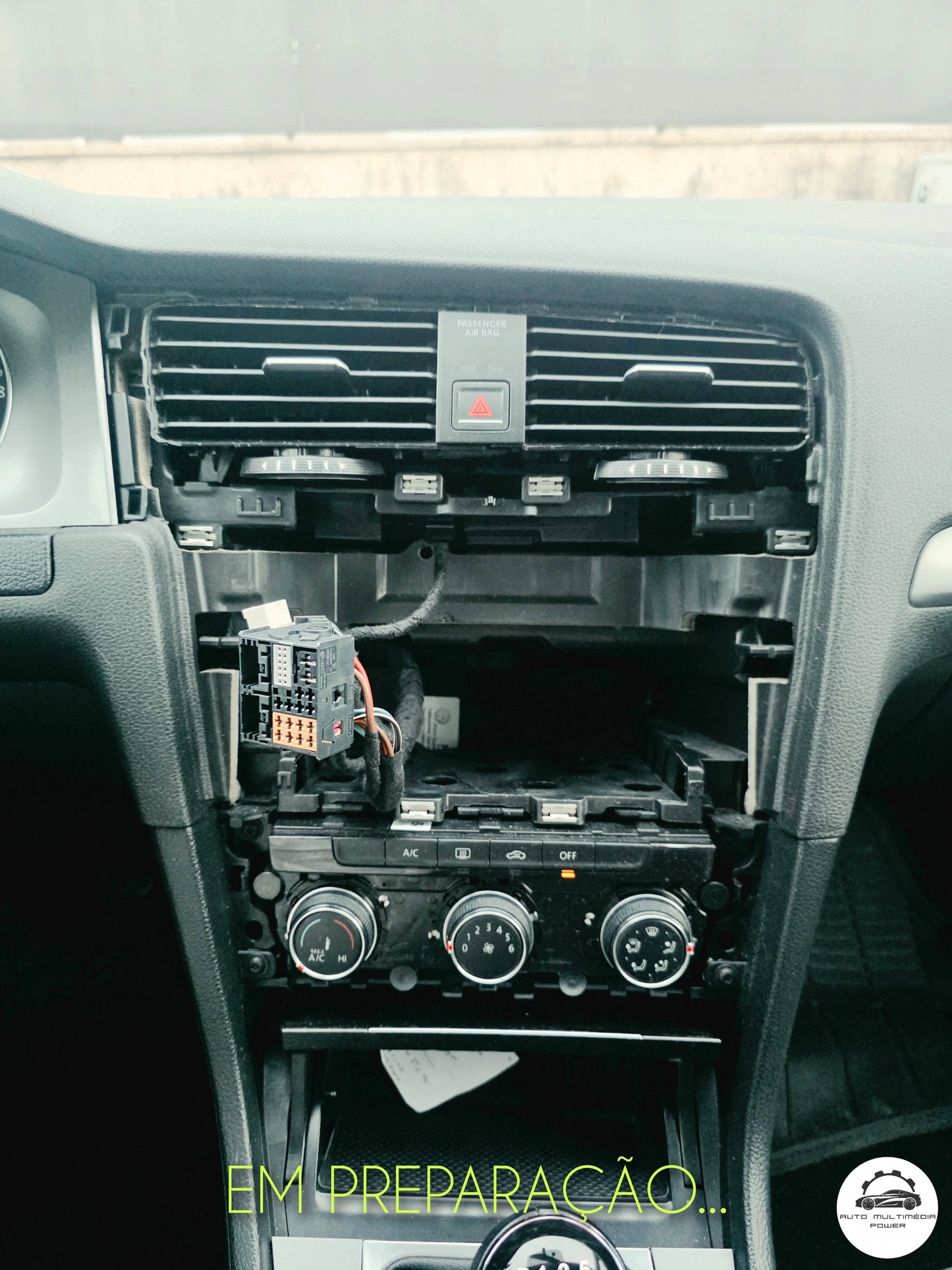VOLKSWAGEN VW - GOLF MK7 - 2013 a 2017 - Ecrã Touch Screen Android - CarPlay & Android Auto Wireless